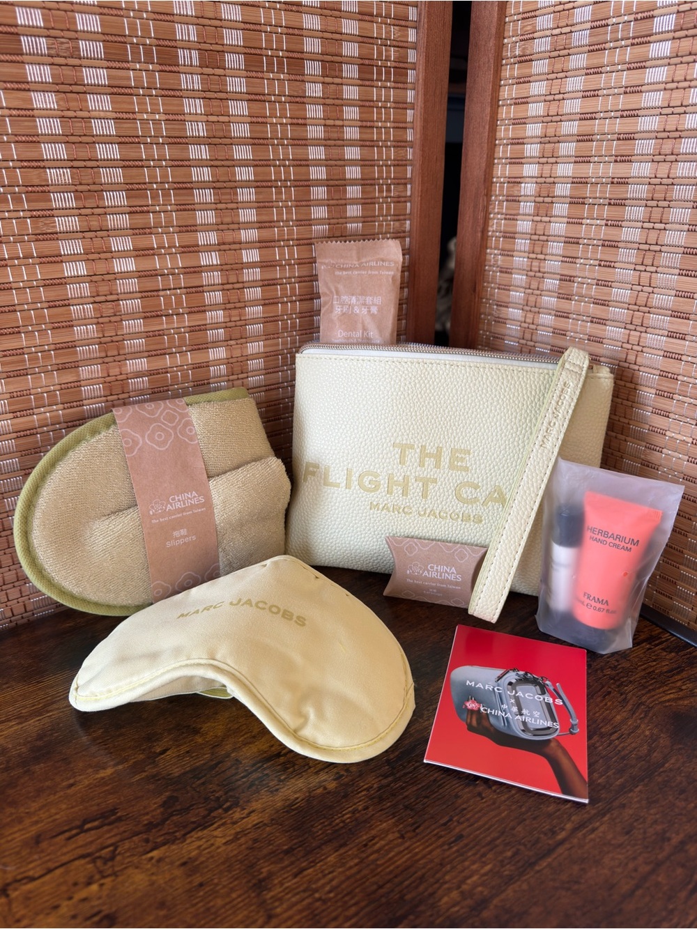 NEW Marc Jacobs x China Airlines Premium Economy Amenity Kit - Lemongrass Yellow